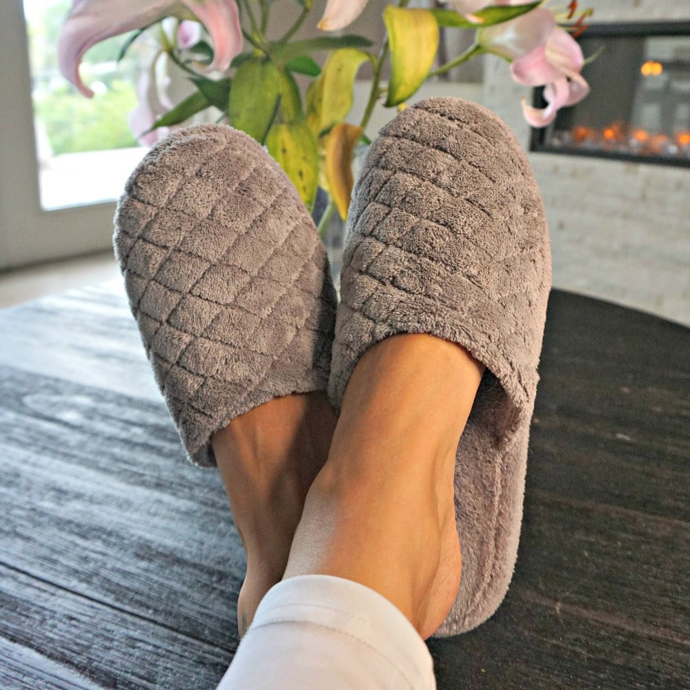Frauen Quilted Spa Clog